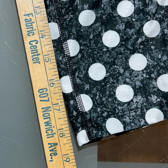 Nike Legend Spots Womens Size Medium Dri-Fit Cropped Active Polka Dot Leggings - Picture 3 of 9